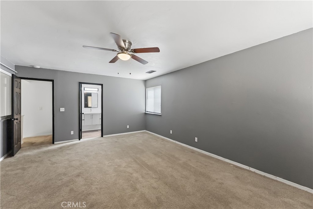 2521 N Selland Avenue Property Photo 18