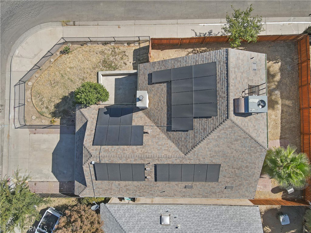 2521 N Selland Avenue Property Photo 23