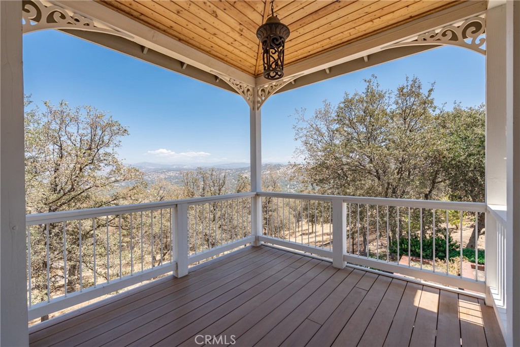 42158 John Muir Drive Property Photo 5