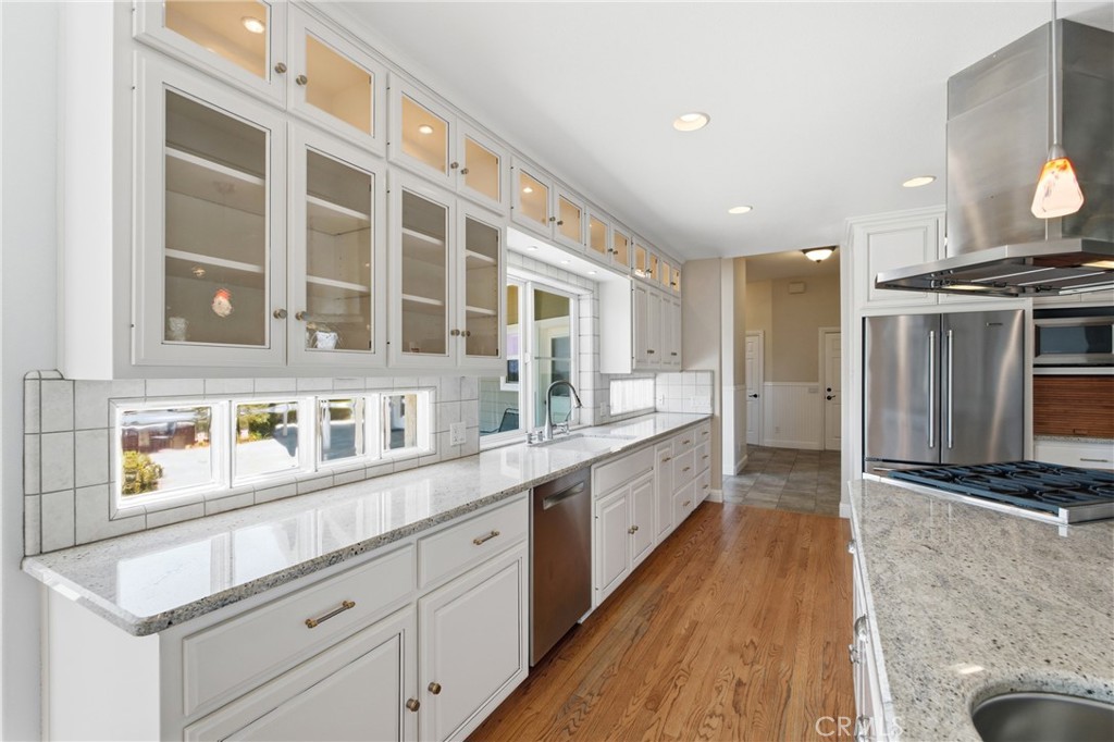 42158 John Muir Drive Property Photo 16