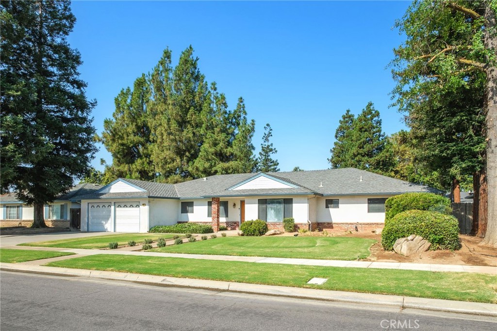 6697 N Teilman Property Photo 2