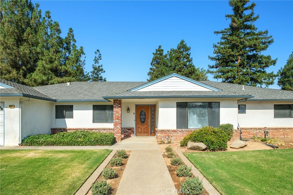 6697 N Teilman Property Photo 4