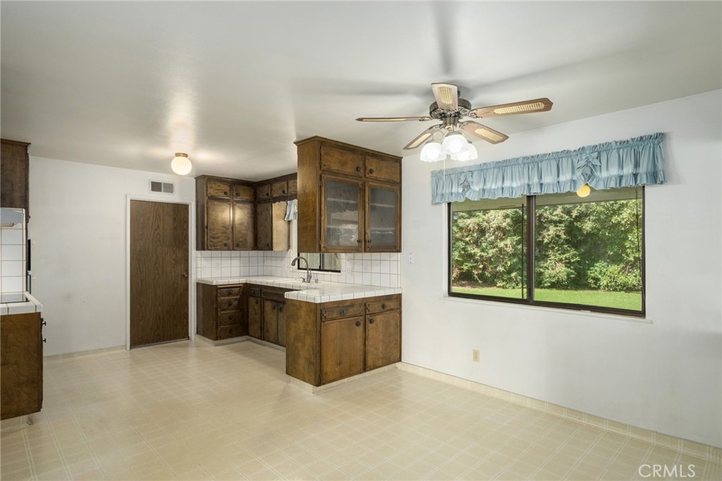 6697 N Teilman Property Photo 12