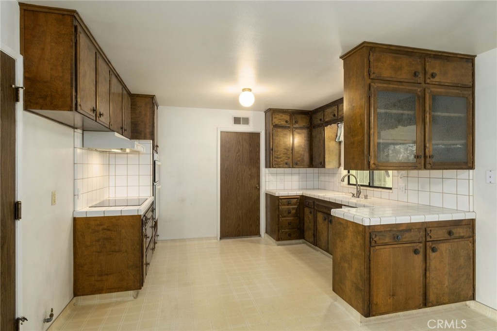 6697 N Teilman Property Photo 14