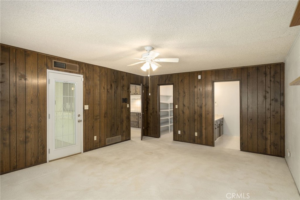 6697 N Teilman Property Photo 18
