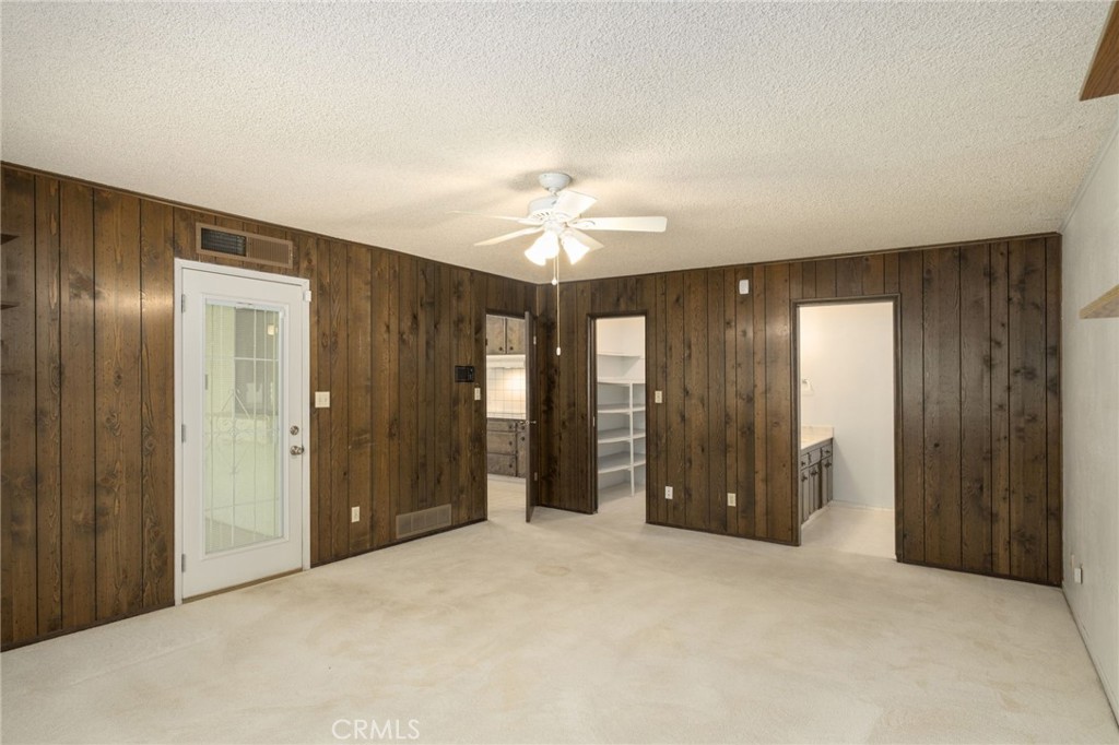6697 N Teilman Property Photo 18