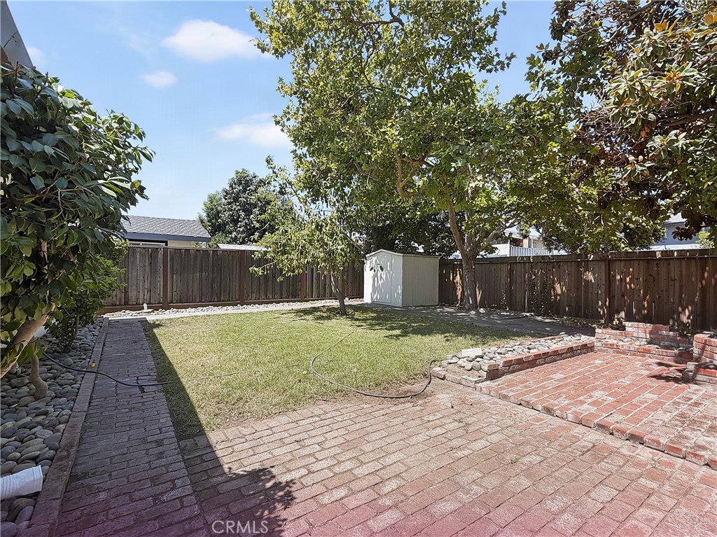 441 W 10th Property Photo 31