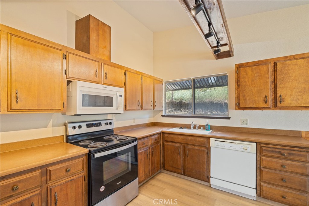 49832 Pierce Property Photo 9
