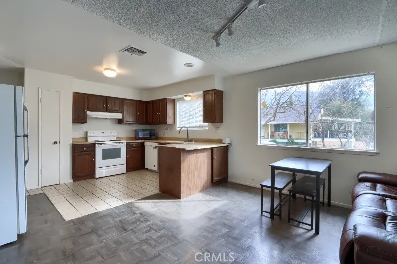 40632 Goldside Property Photo 6