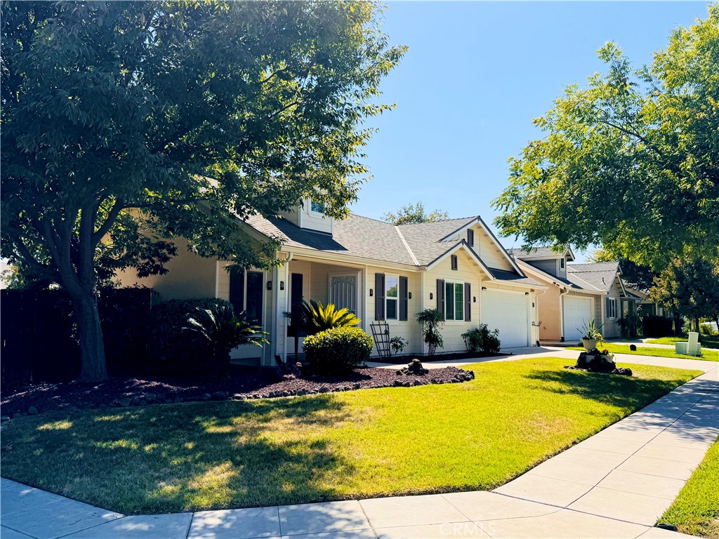 5824 E Kaviland Property Photo 3