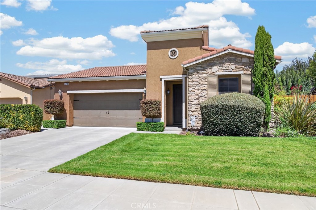 3745 Robinwood Property Photo 1