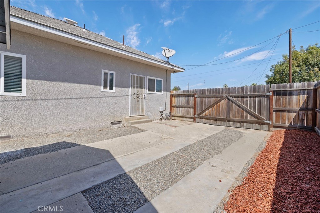 1229 N Redington Property Photo 34