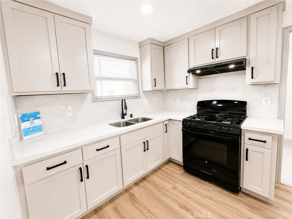 3243 E Platt Property Photo 5