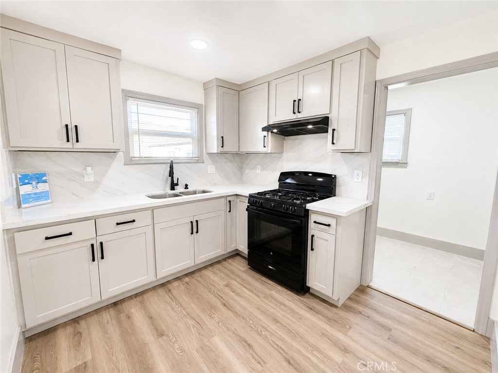 3243 E Platt Property Photo 6