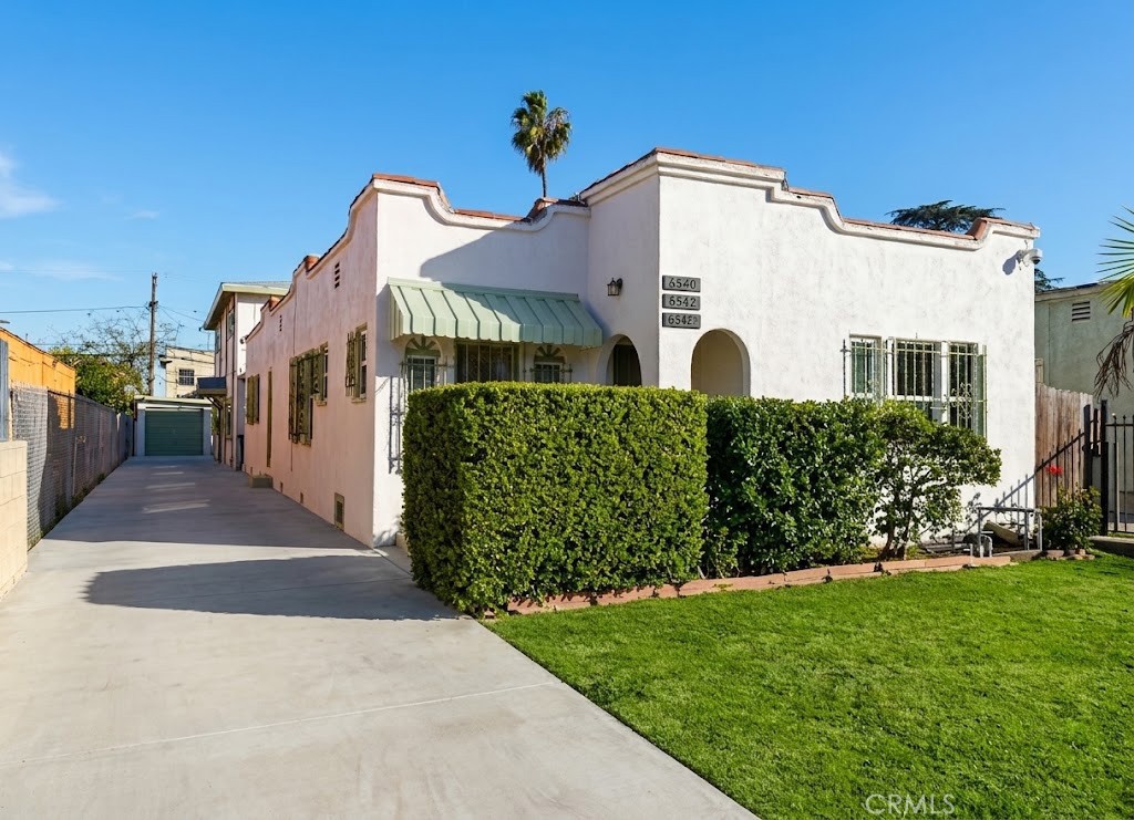 6544 S Victoria Avenue Property Photo 1