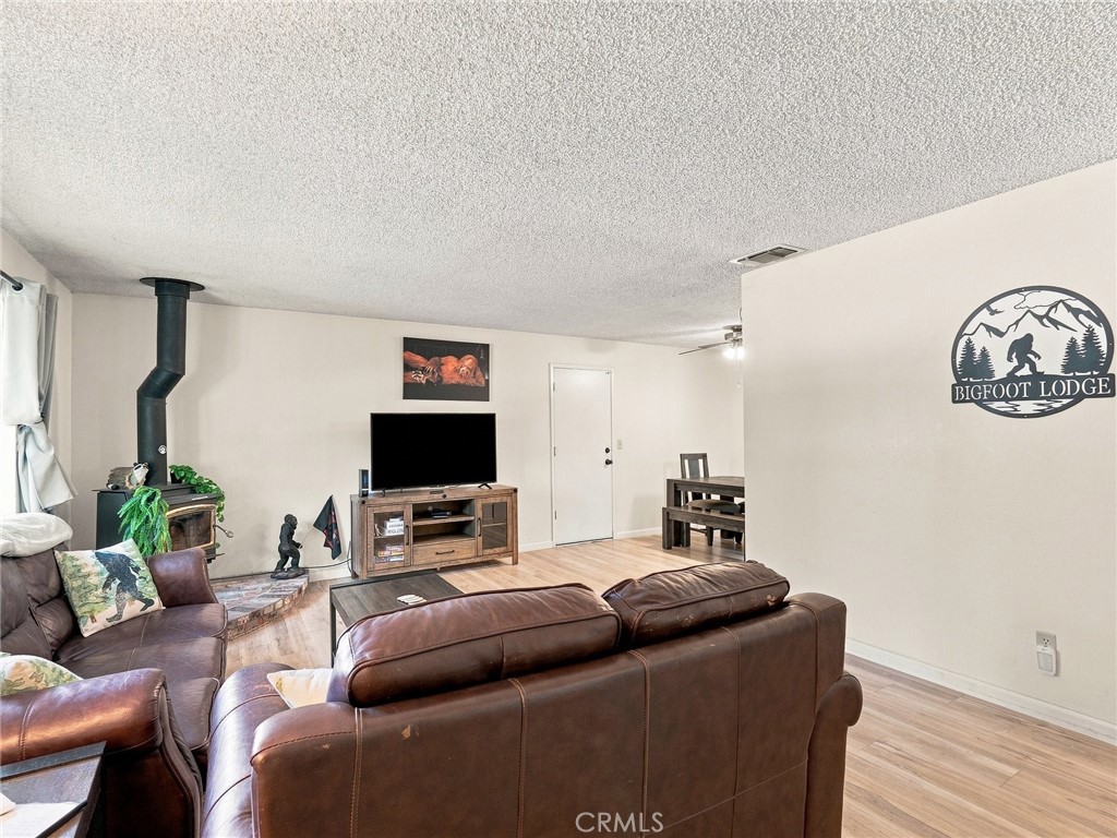 44754 Mountain Meadows Property Photo 9