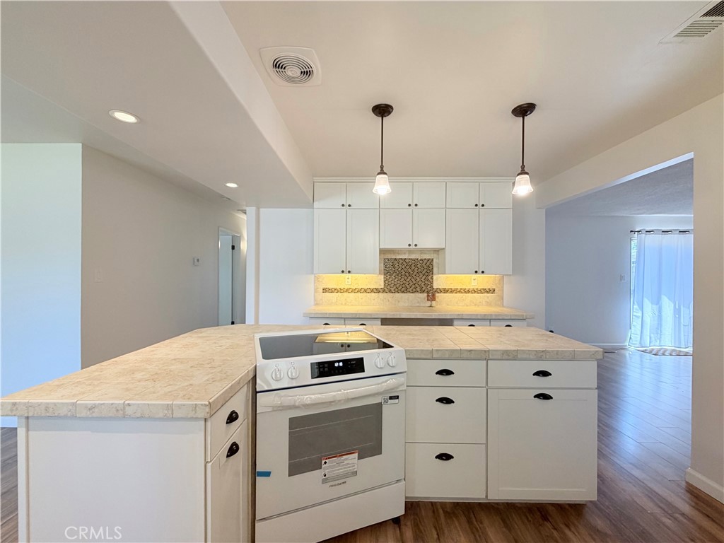 1833 W Pico Property Photo 10