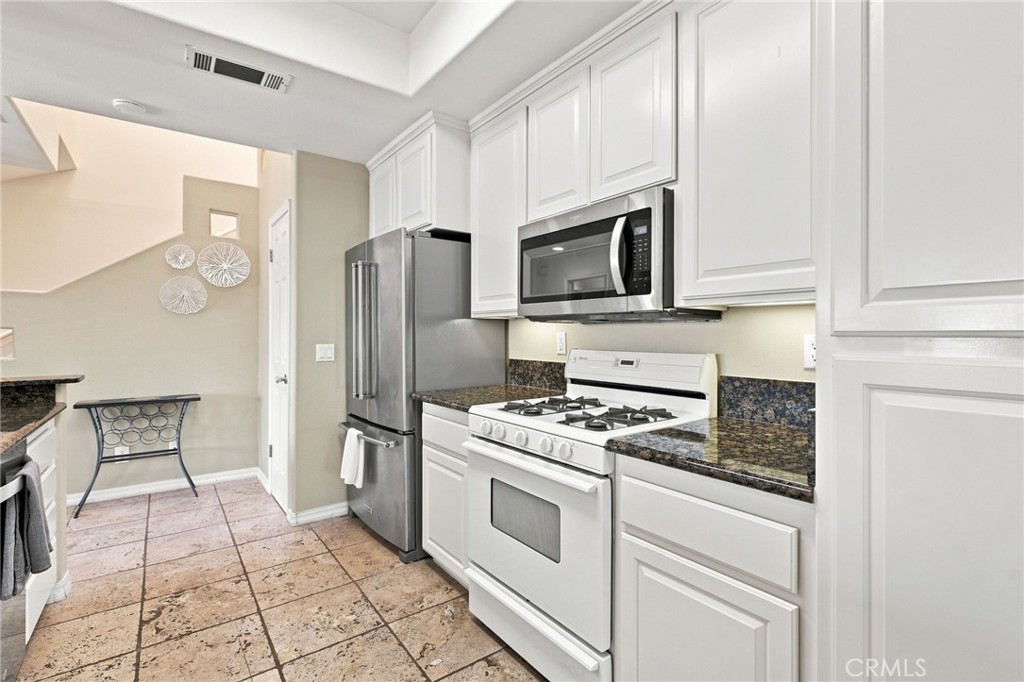 340 Ocean View C Property Photo 23