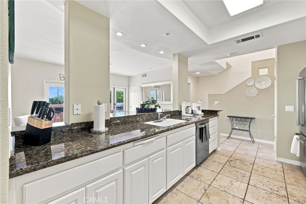 340 Ocean View C Property Photo 24