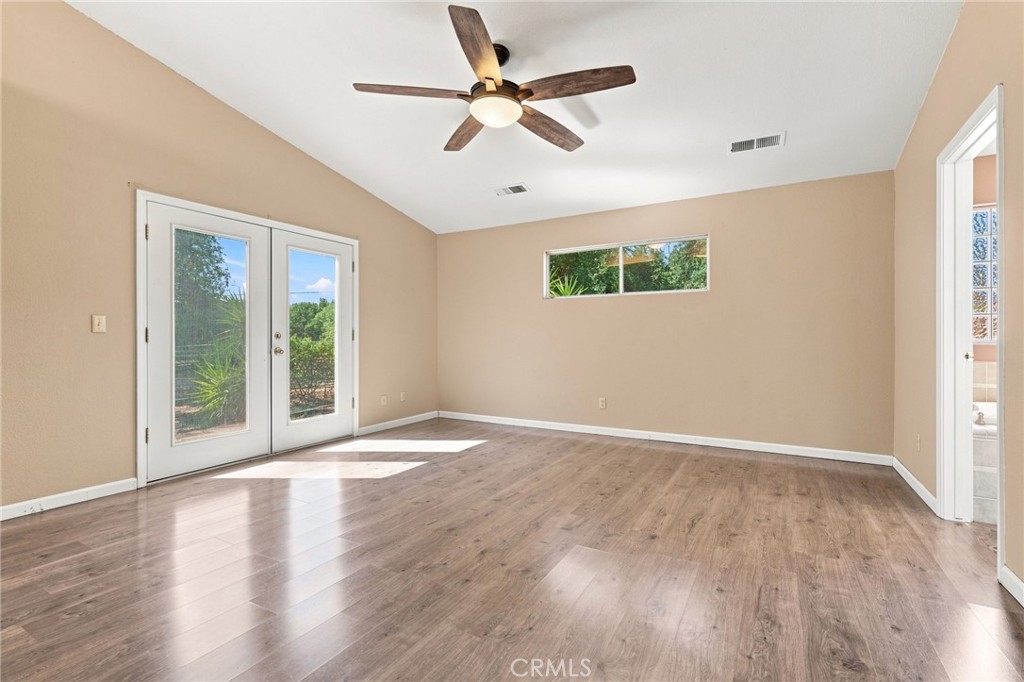 1184 Elwood Property Photo 5