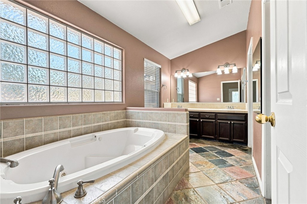 1184 Elwood Property Photo 6