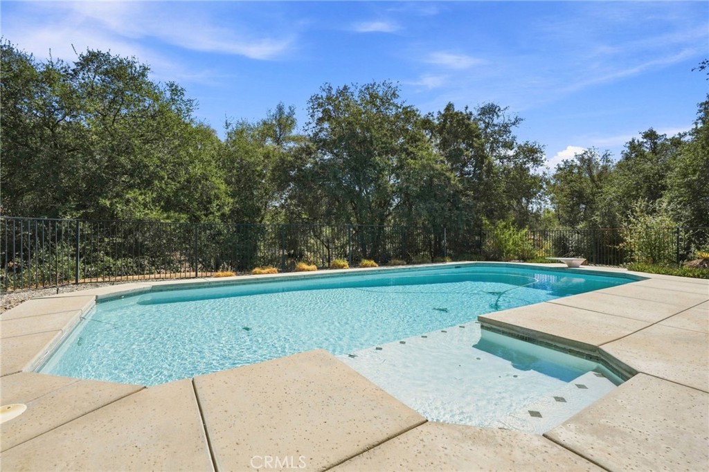 1184 Elwood Property Photo 8