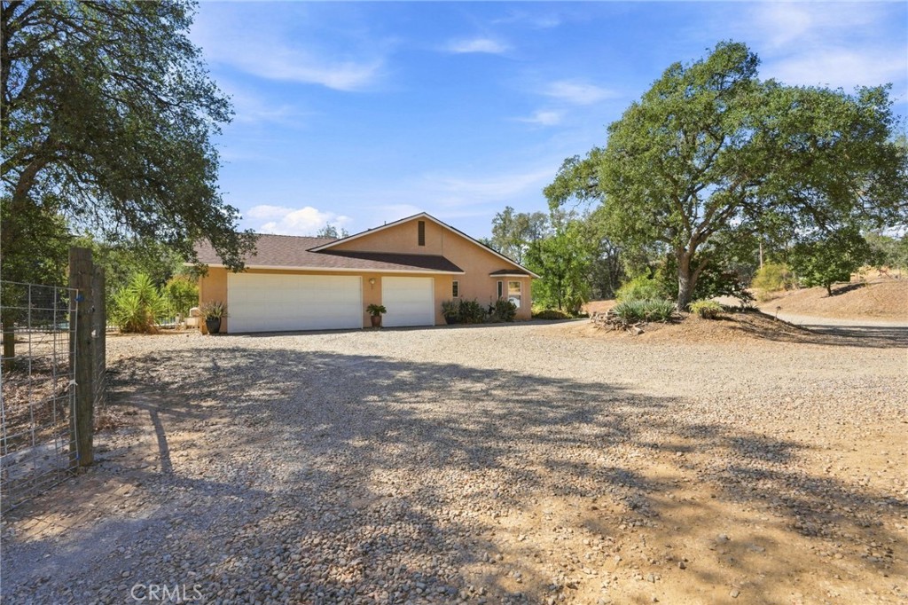 1184 Elwood Property Photo 12