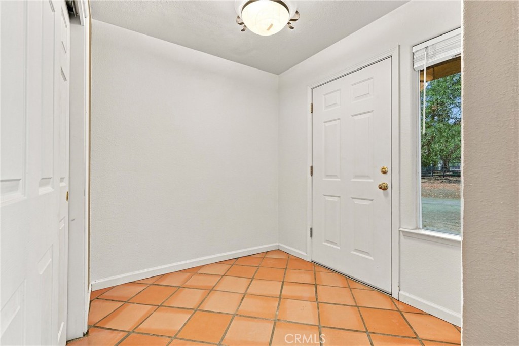 1184 Elwood Property Photo 14