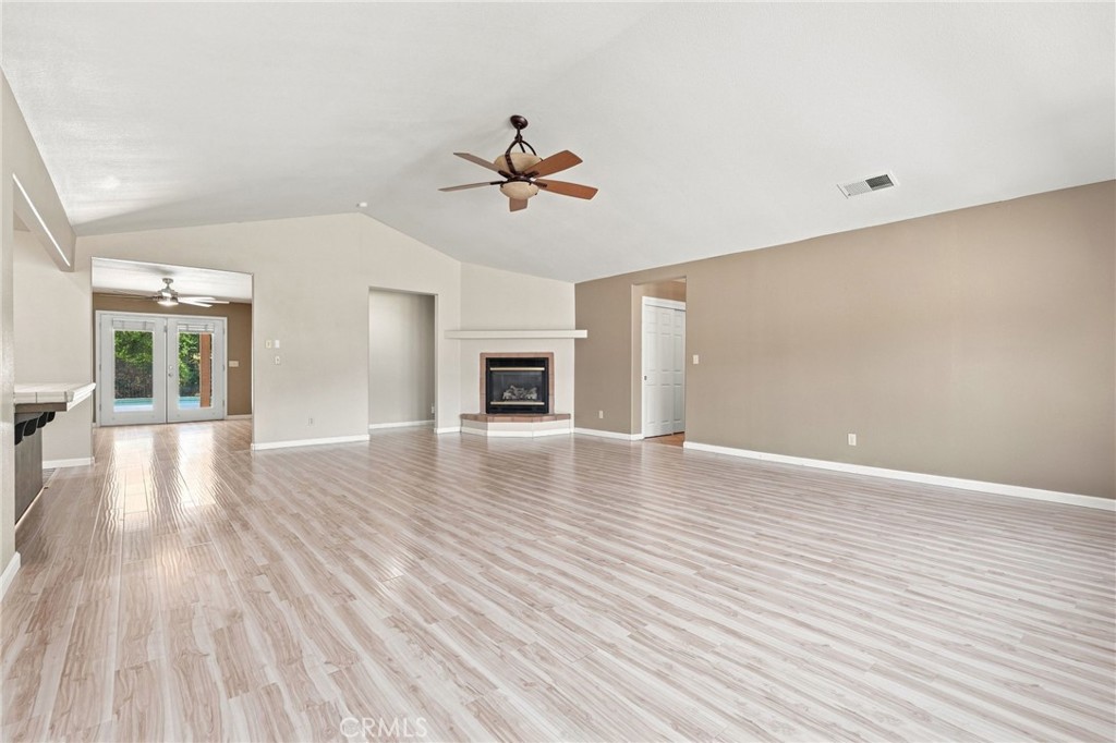 1184 Elwood Property Photo 17