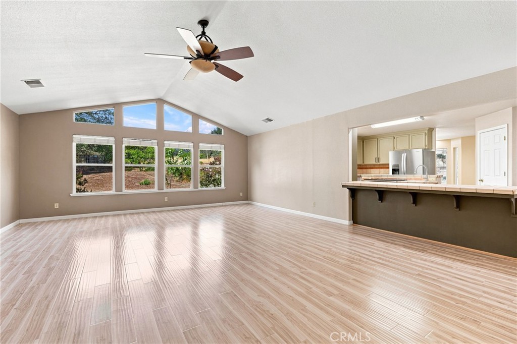 1184 Elwood Property Photo 18