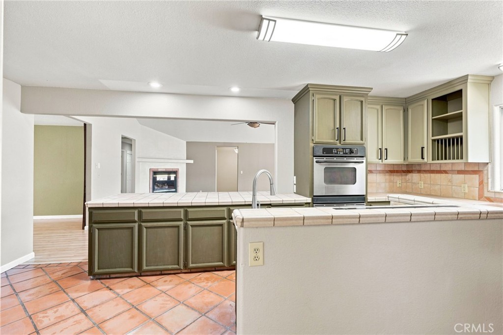 1184 Elwood Property Photo 24