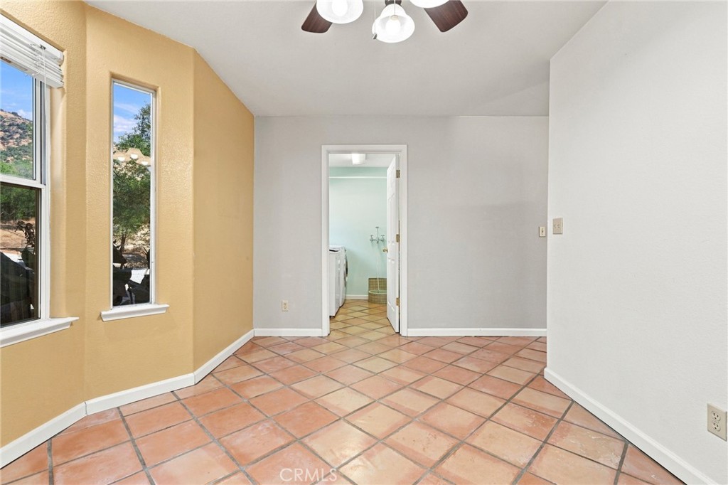 1184 Elwood Property Photo 26