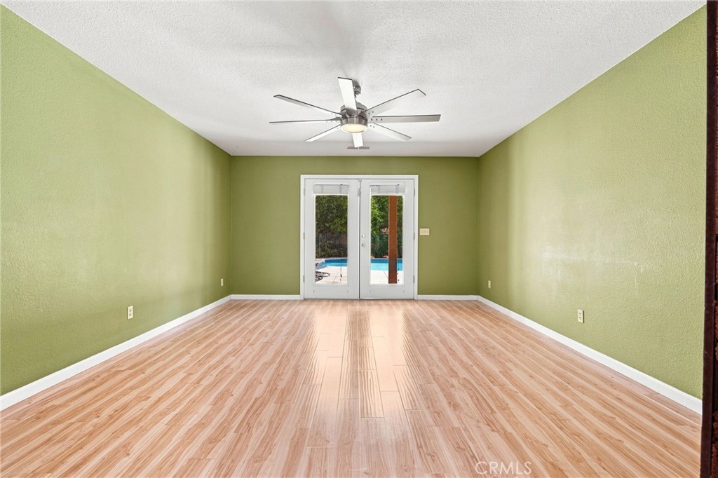 1184 Elwood Property Photo 29