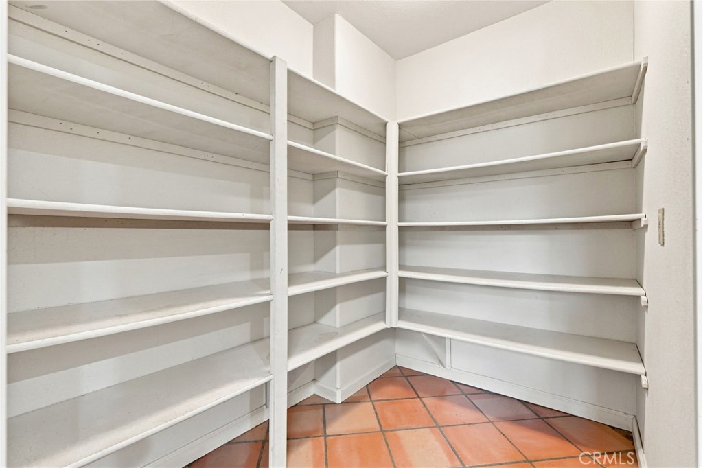 1184 Elwood Property Photo 30