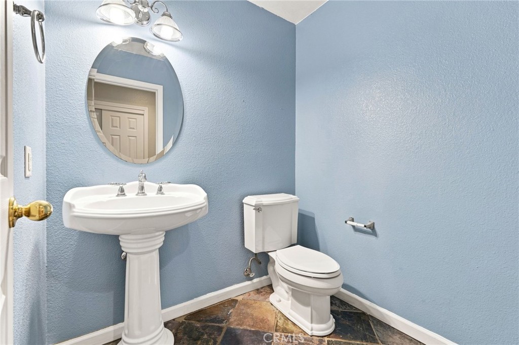 1184 Elwood Property Photo 34