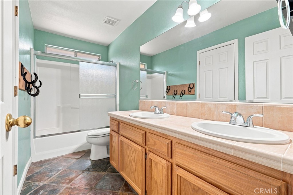 1184 Elwood Property Photo 37