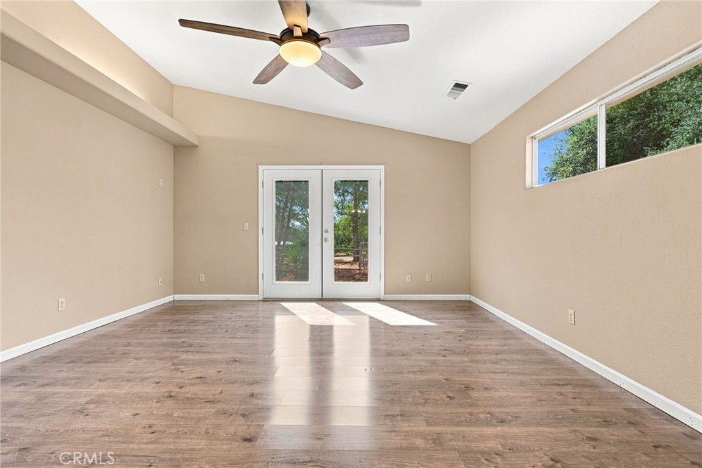 1184 Elwood Property Photo 43
