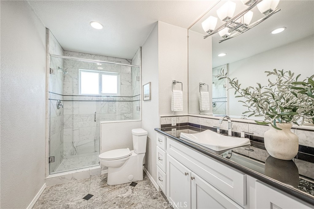 1391 Birch Property Photo 4