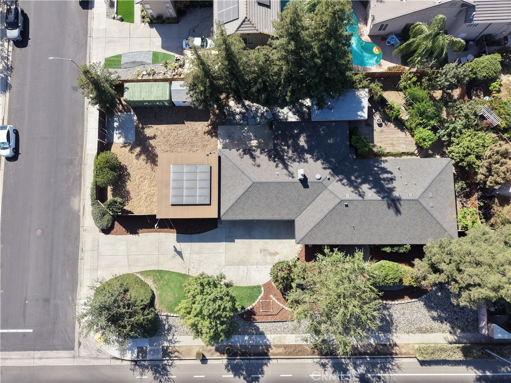 1391 Birch Property Photo 5