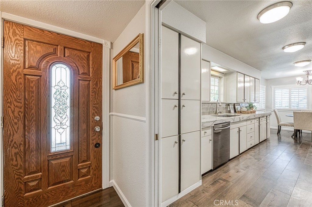 1391 Birch Property Photo 7