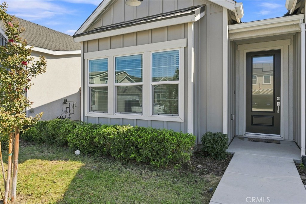 5846 E Truman Property Photo 4