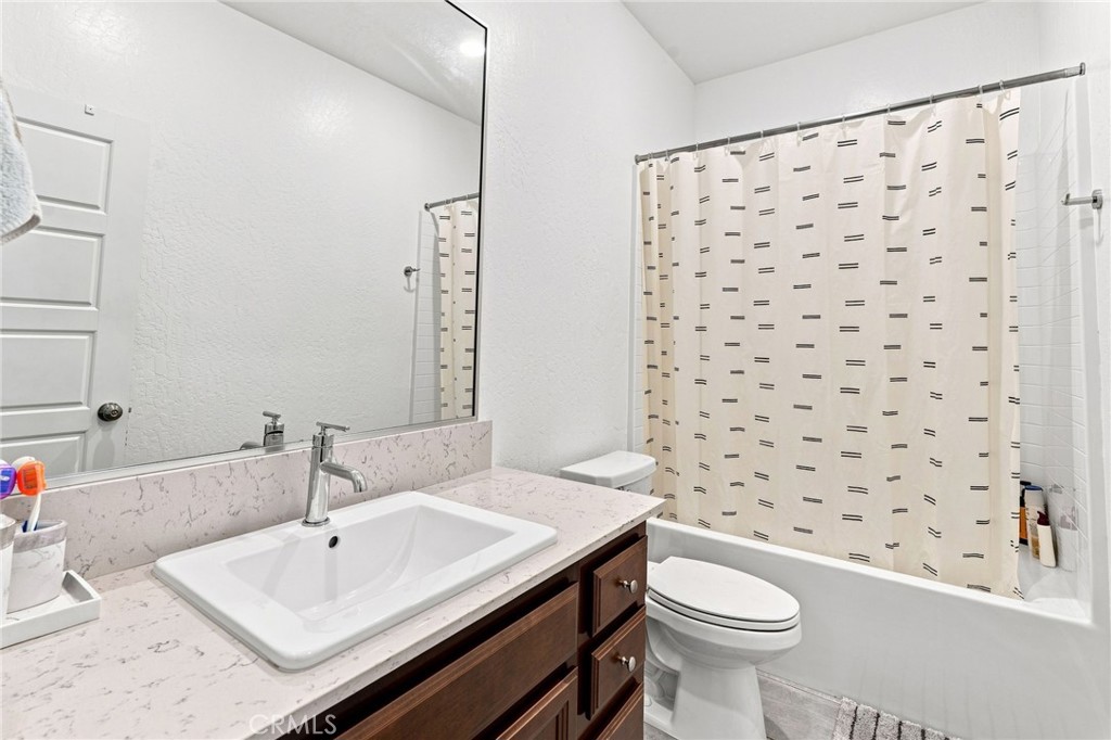 5846 E Truman Property Photo 7