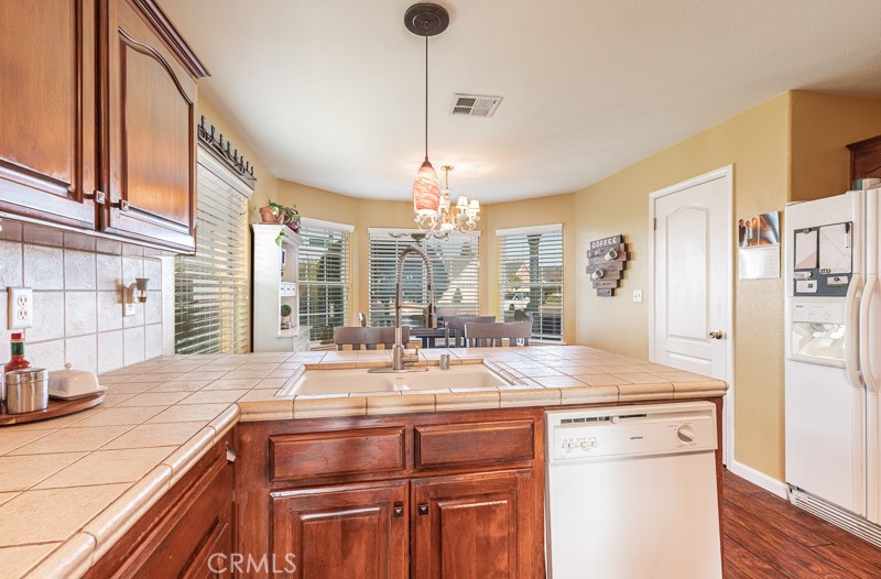 2757 E Jon Property Photo 14