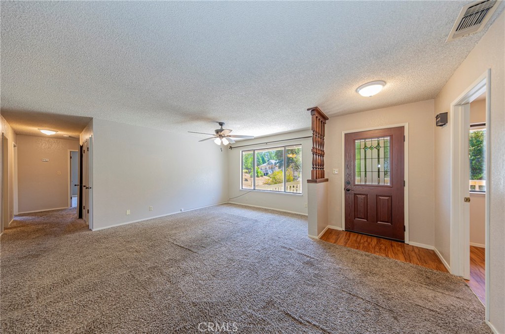 45453 N Oakview Property Photo 2
