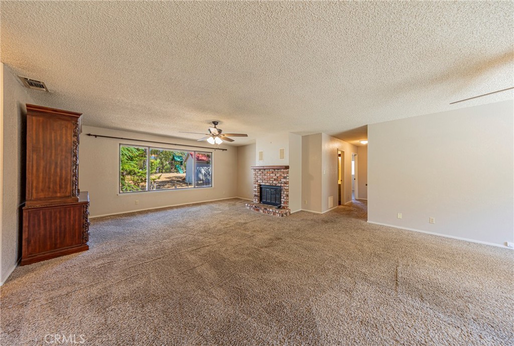45453 N Oakview Property Photo 3
