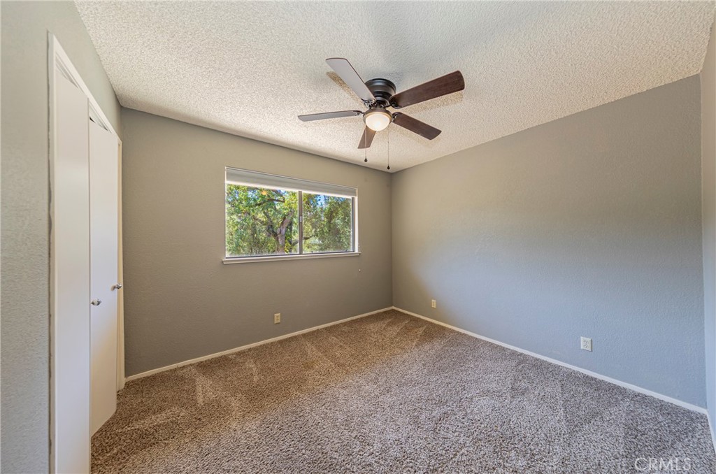 45453 N Oakview Property Photo 19
