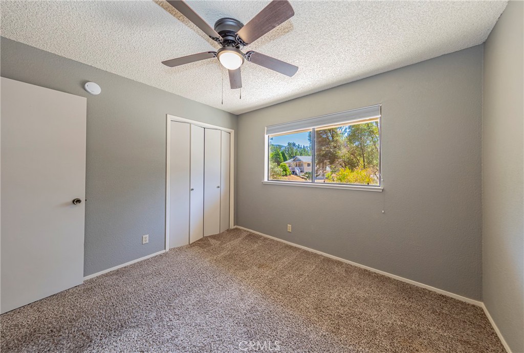 45453 N Oakview Property Photo 20