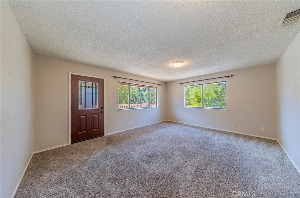 45453 N Oakview Property Photo 27