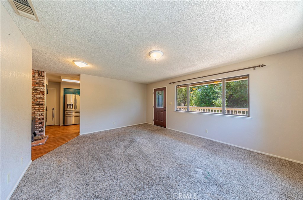 45453 N Oakview Property Photo 28