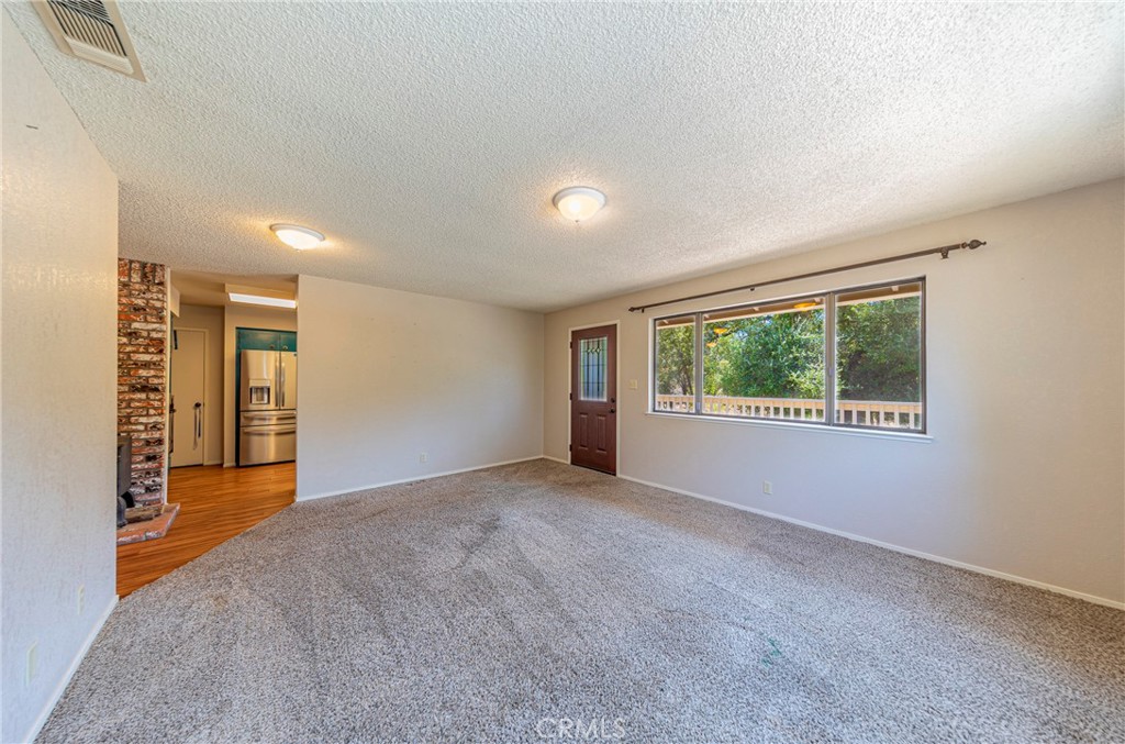 45453 N Oakview Property Photo 29